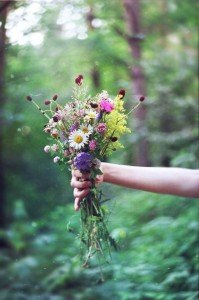 plantgirl-flowers-nature-aesthetic-Favim.com-4293117